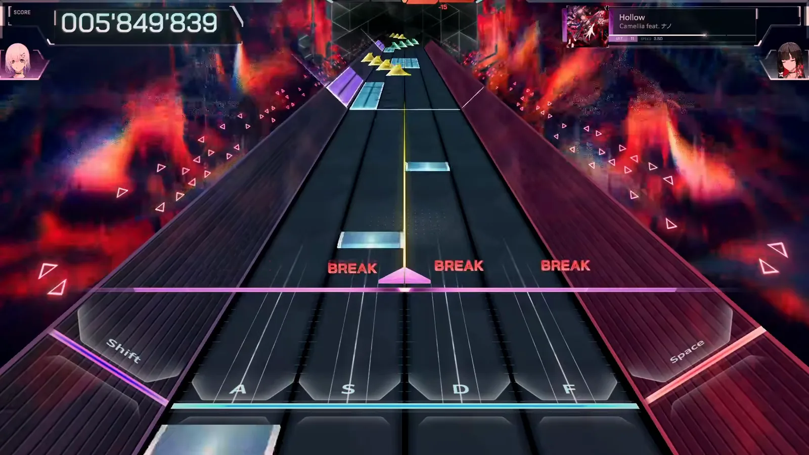 Stacked yellow flick arrows pour down the center lanes of Hollow in In Falsus at 005'849'839