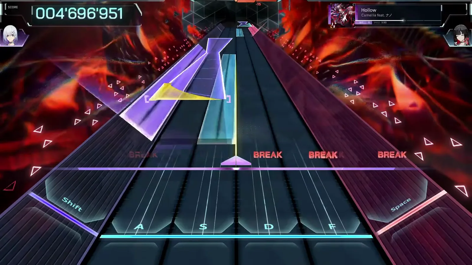 Yellow flick arrow rides a bracketed violet panel over the S lane in In Falsus at 004'696'951